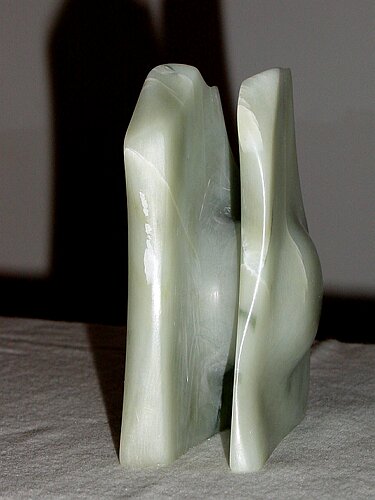 Sculpture en statite, "Fission", Pascal Veuillet 2004.